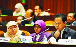 KPU menetapkan minimal satu dari tiga calon terpilih dari sebuah partai harus perempuan.